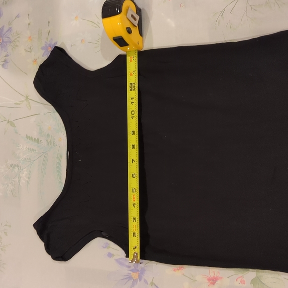 Black Isaac Mizrahi top size small - Picture 4 of 5